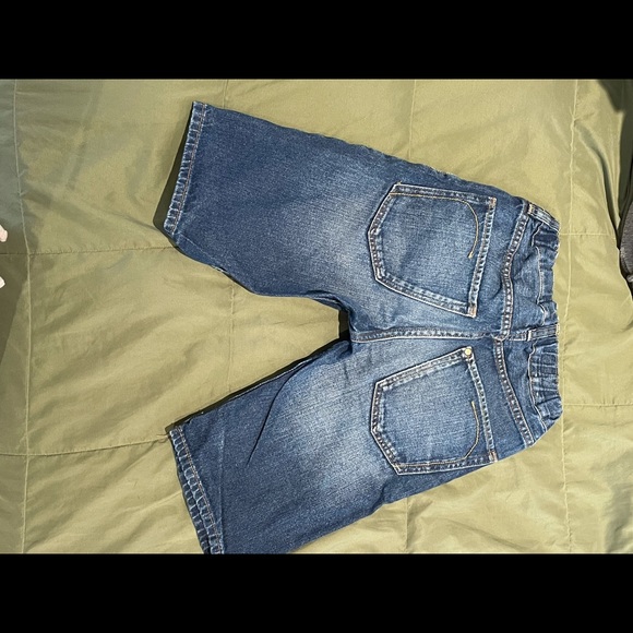 🛑SOLD🛑Boys Jean shorts - Picture 2 of 2